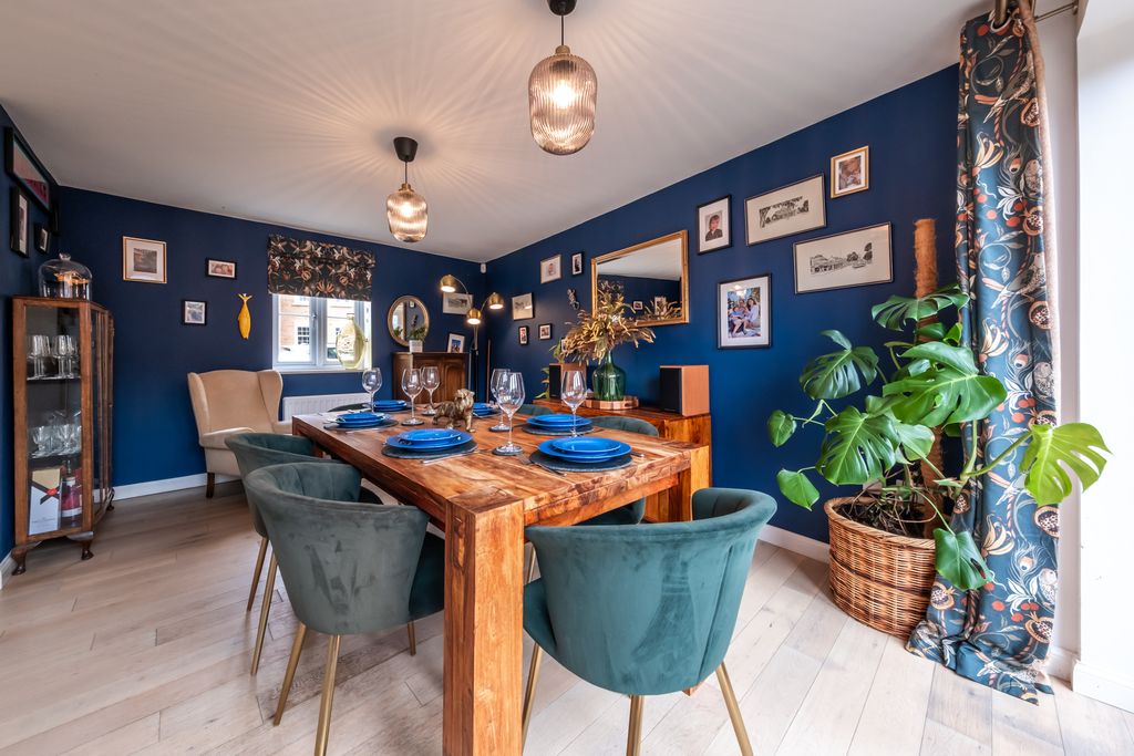 Property photo 2 of 43 Kitchen/Dining (1)