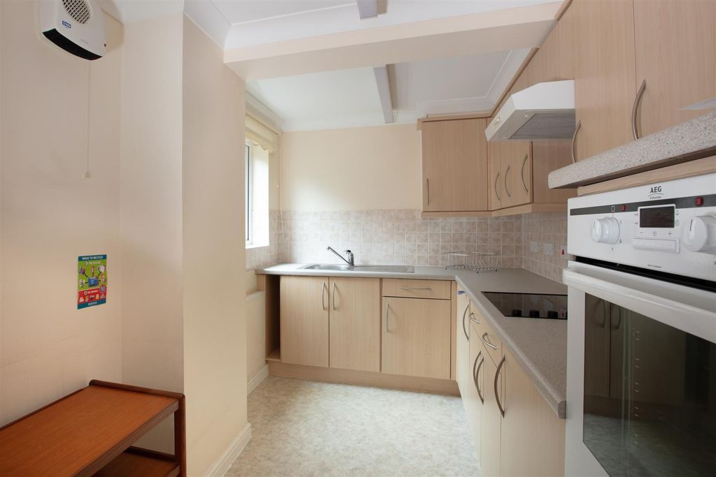 Property photo 3 of 13 Kitchen.Jpg