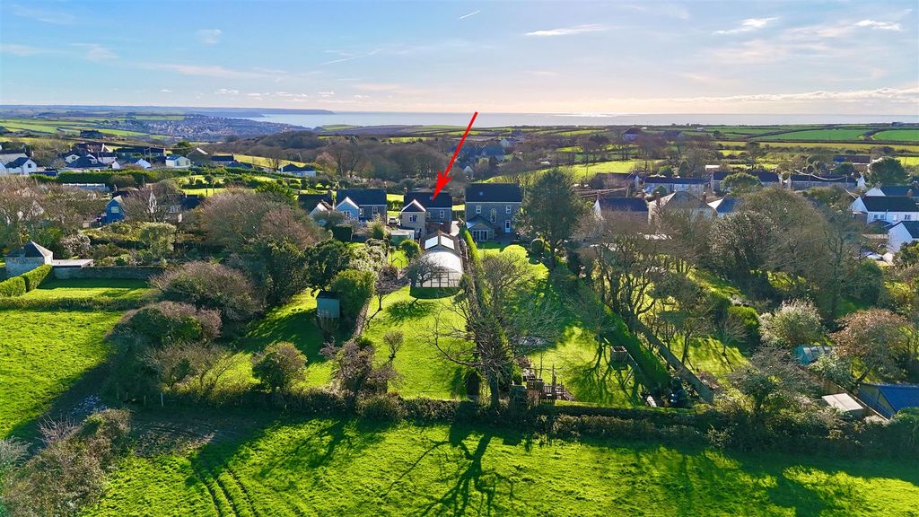 Property photo 1 of 42 Garden Drone Arrow.Jpg