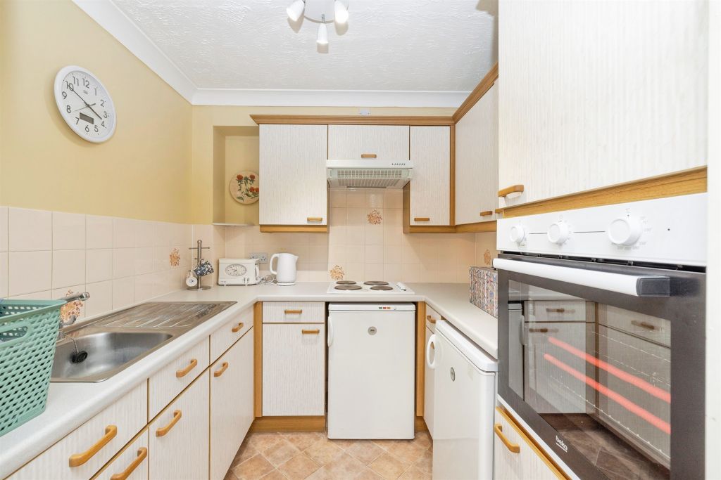 Property photo 3 of 12