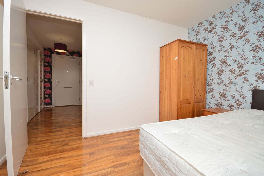 Property photo 3 of 8 Gallery