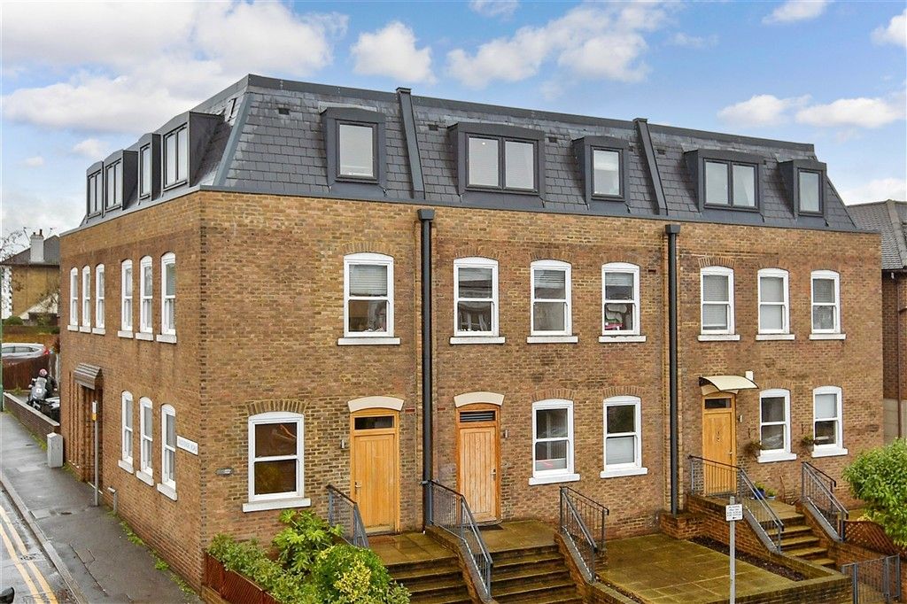 Property photo 2 of 10 External (Web)