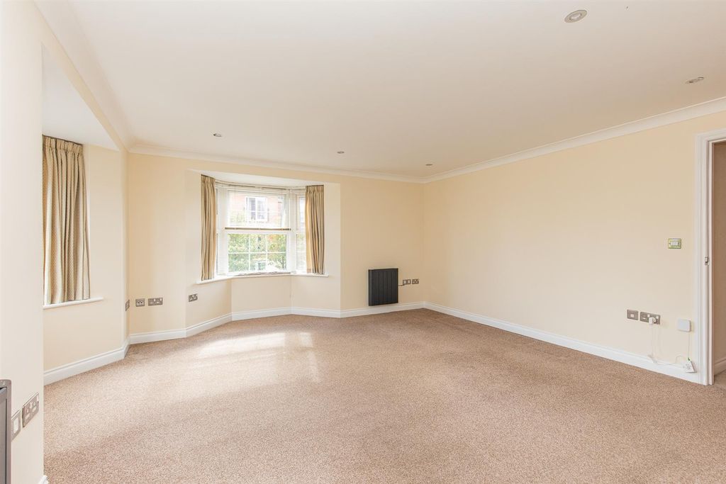 Property photo 2 of 10 Lounge/Diner