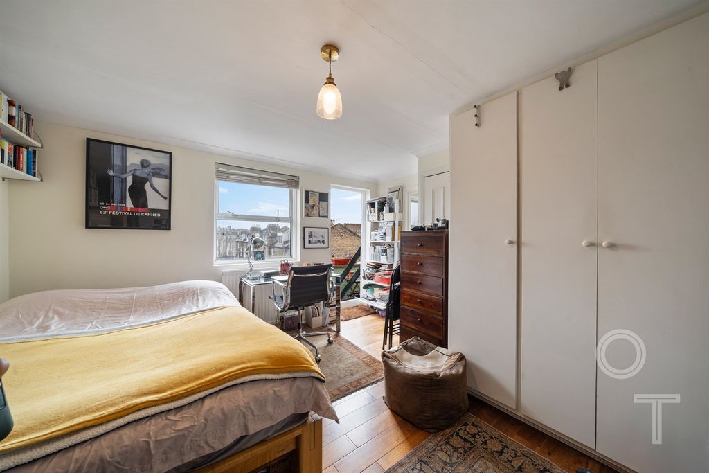 Property photo 3 of 7 Bedroom