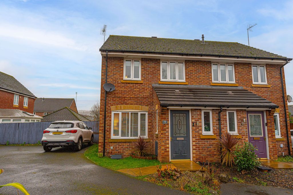 Property photo 1 of 27