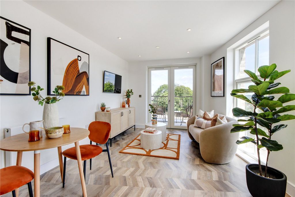 Property photo 1 of 7 B22 Living