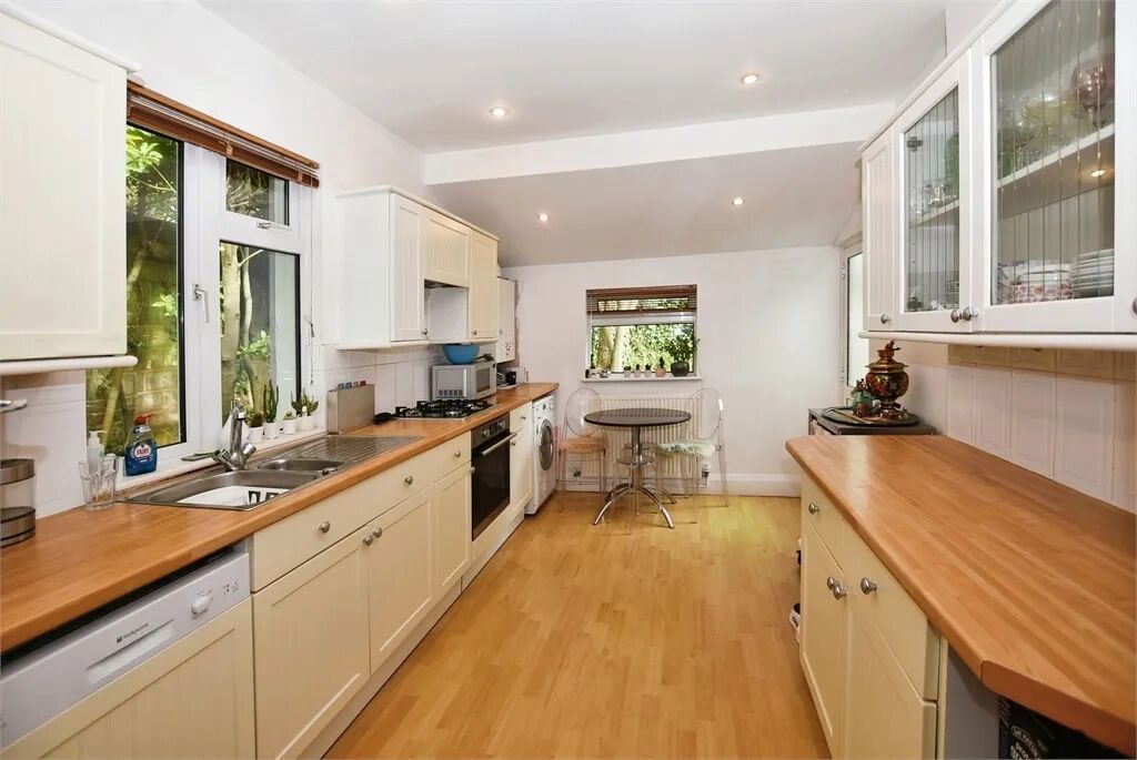 Property photo 3 of 17 Picture 3