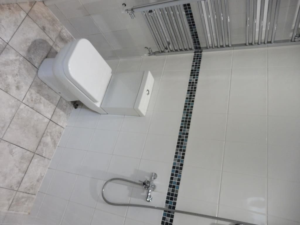 Property photo 3 of 19 Shower Room