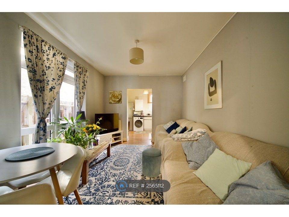 Property photo 3 of 24 Living Room