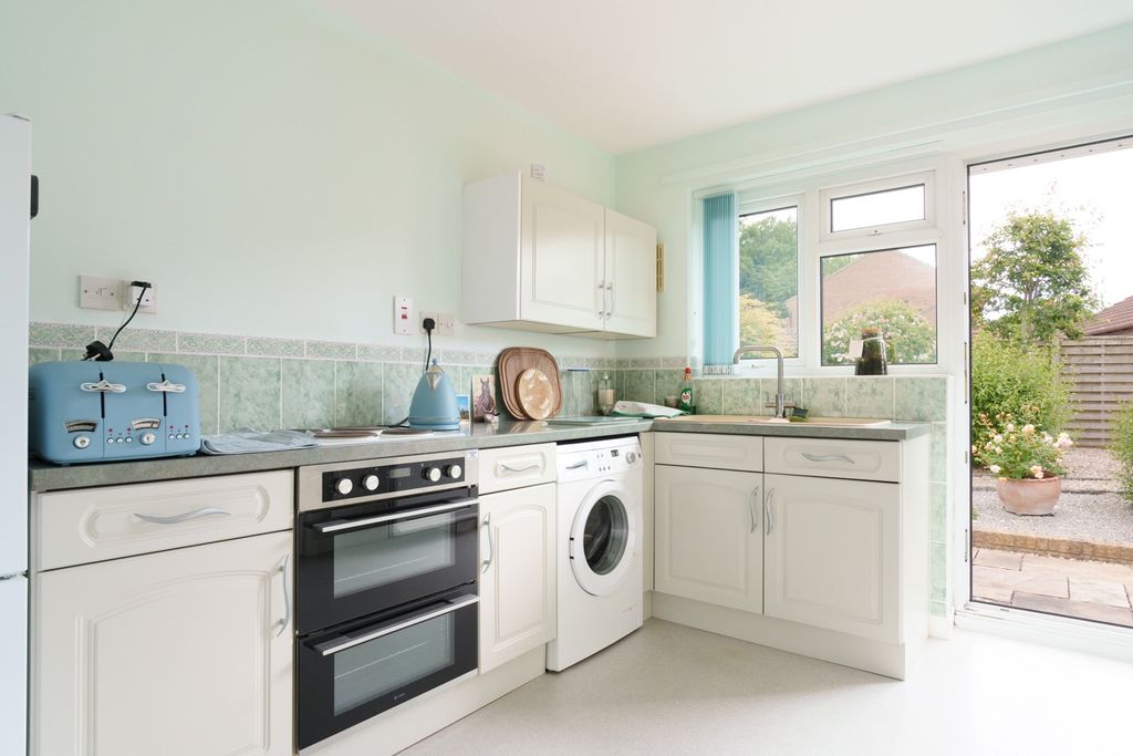 Property photo 3 of 13 5219754
