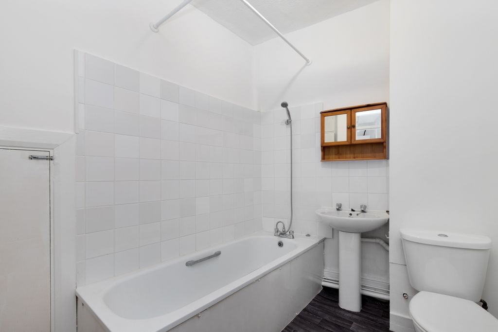 Property photo 2 of 11 Fulford Mansions,...