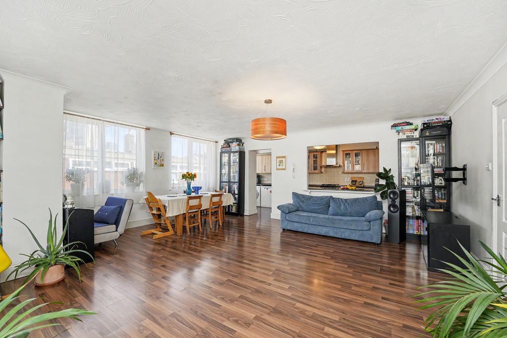 Property photo 3 of 15
