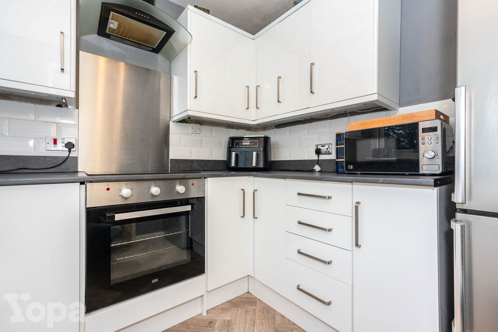 Property photo 3 of 18 Photo #3