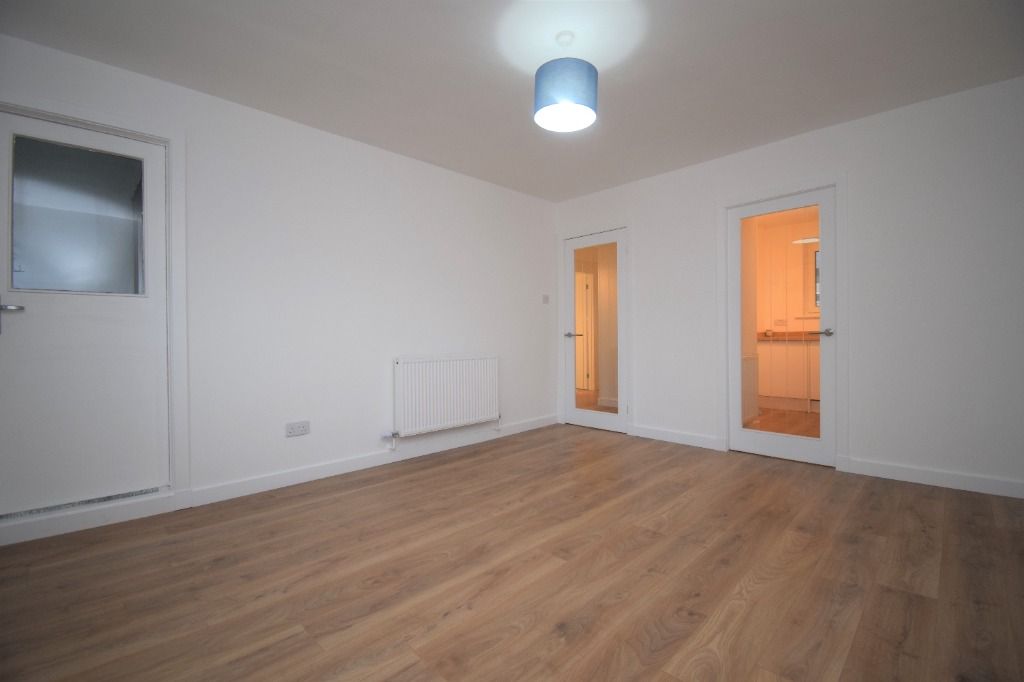 Property photo 3 of 8 3