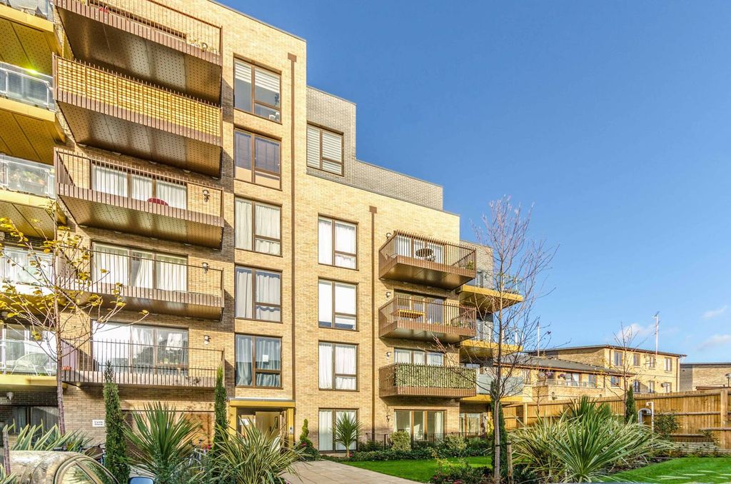 Property photo 1 of 20