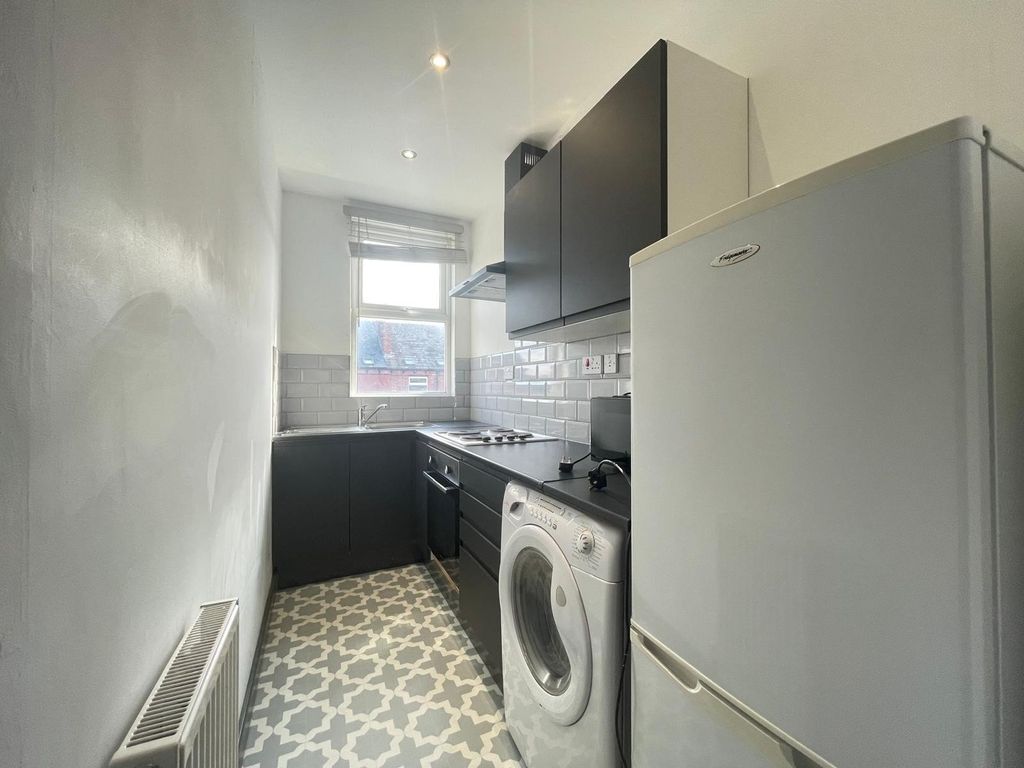 Property photo 3 of 7 Picture No. 12