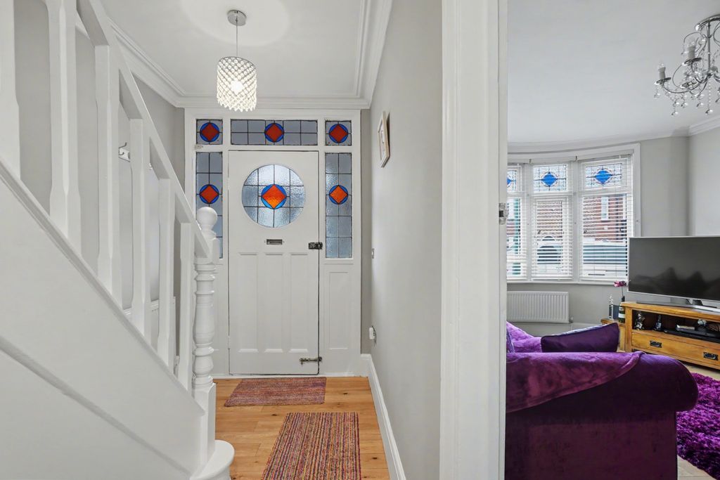 Property photo 3 of 19 4695648