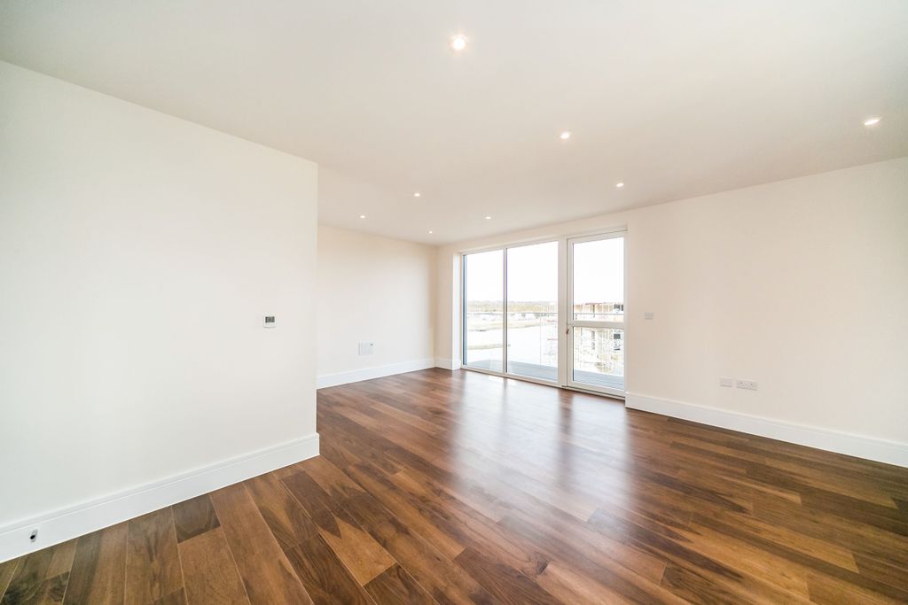 Property photo 3 of 11 3