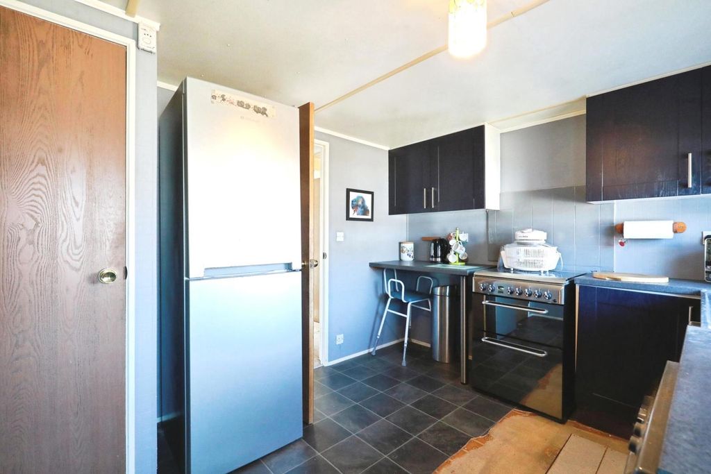 Property photo 3 of 11 Pbox-Img.Jpg
