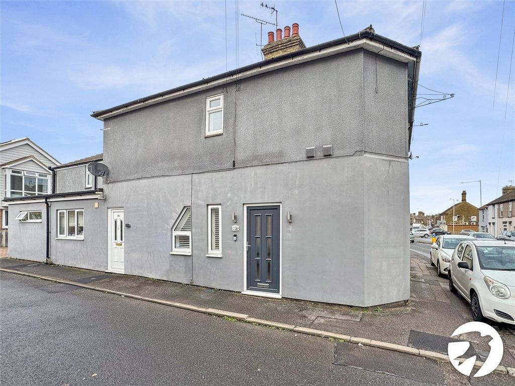 Property photo 3 of 9 Picture No. 12