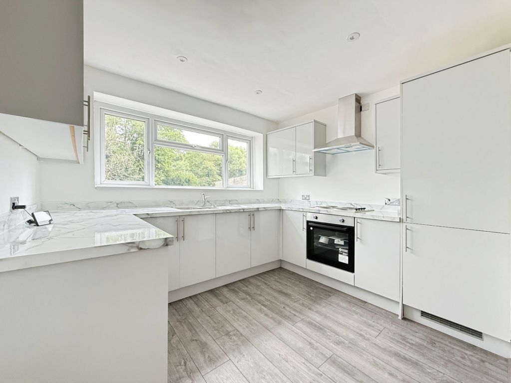 Property photo 2 of 29 4384132