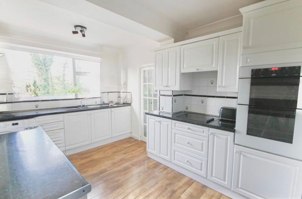 Property photo 3 of 12 Photo-2025-12-15-17-18-00