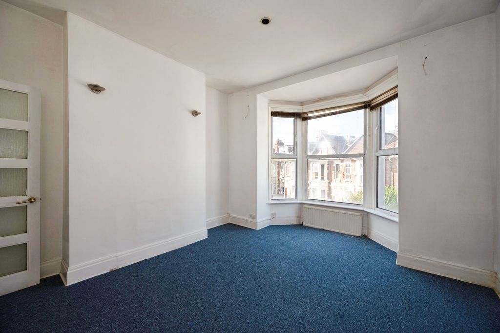 Property photo 2 of 20 Pbox-Img.Jpg