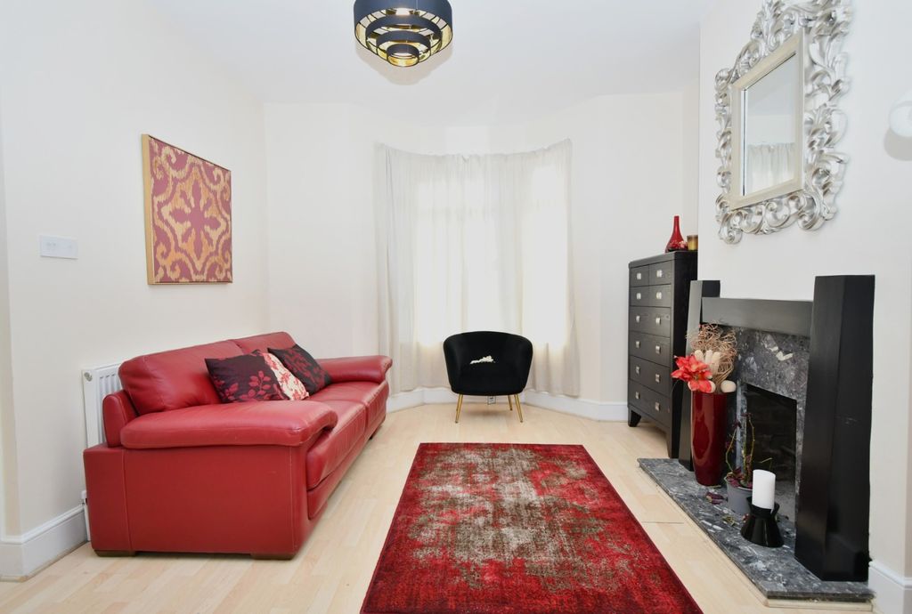 Property photo 2 of 17 4962071