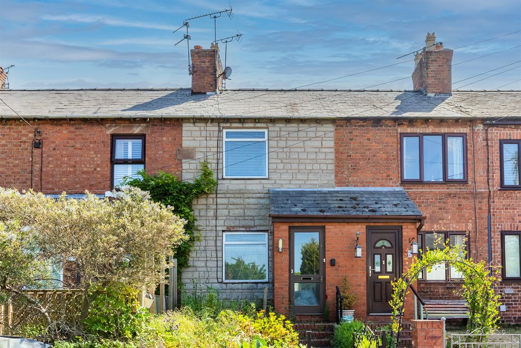 Property photo 1 of 9 (Main)