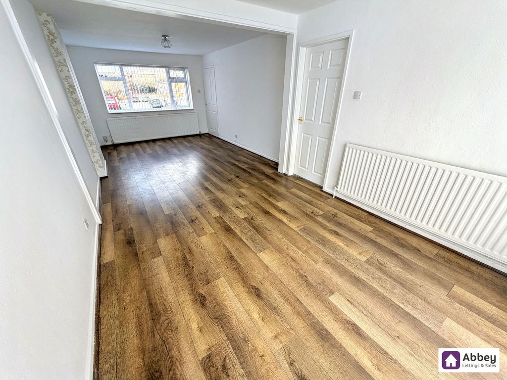 Property photo 2 of 13 Lounge/Diner