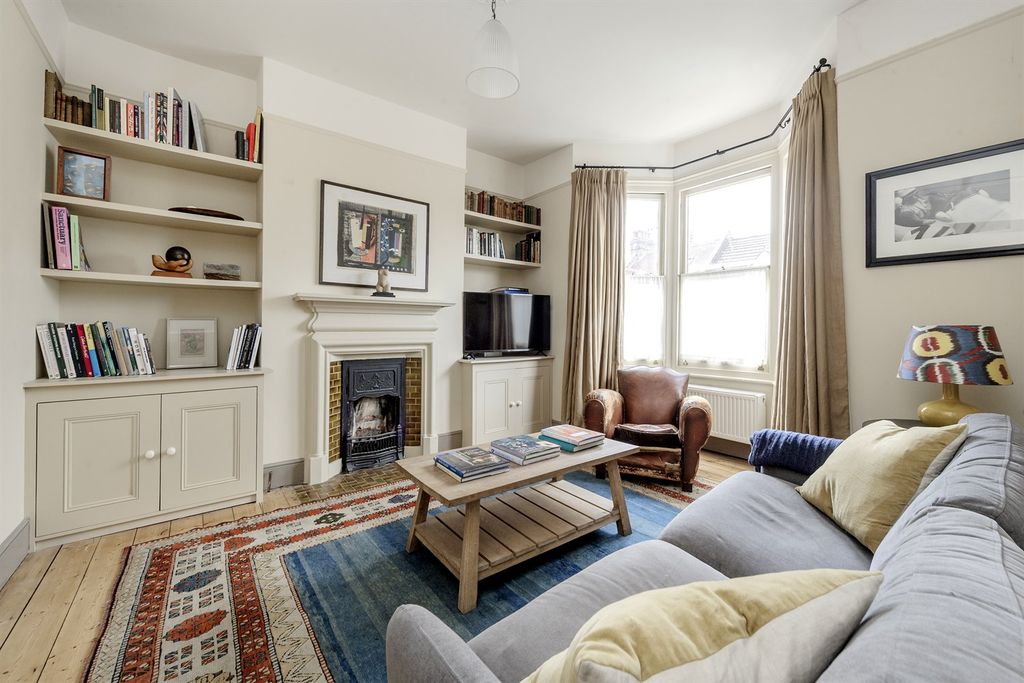Property photo 1 of 10 (Main)