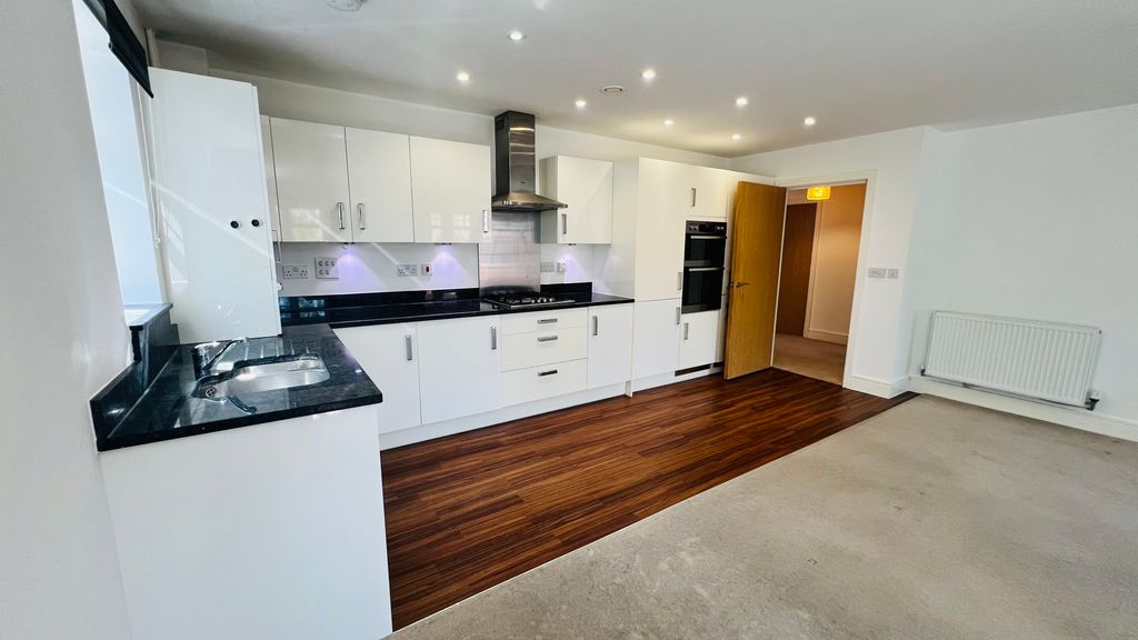 Property photo 2 of 16 Kitchen