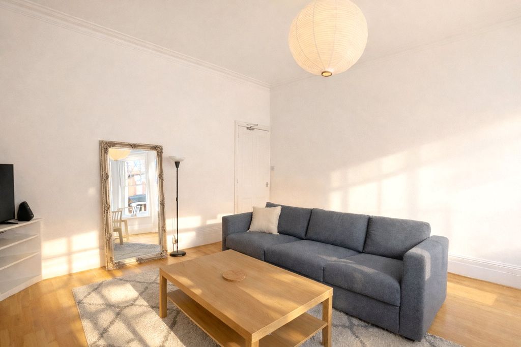 Property photo 2 of 13 Picture No. 37