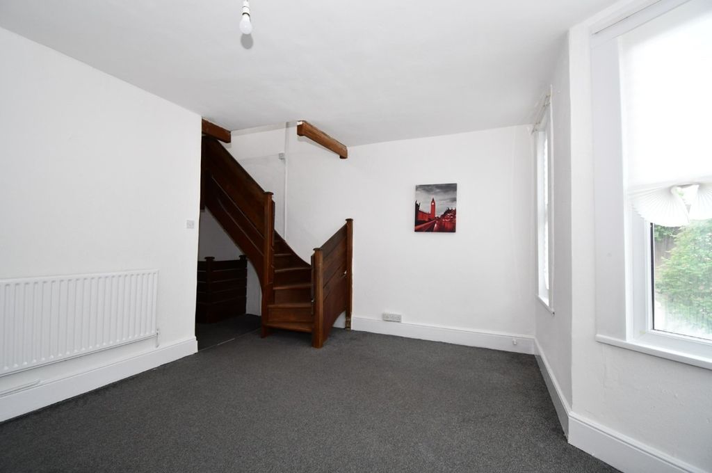 Property photo 2 of 9 4166051
