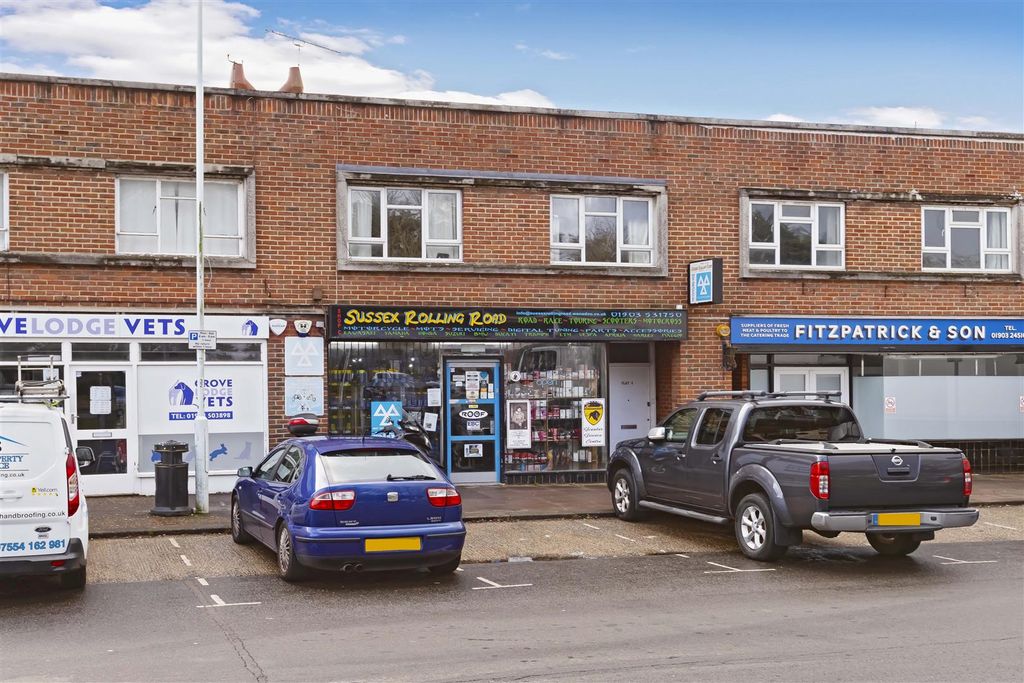 Property photo 1 of 8 Palatine Rd_10.Jpg