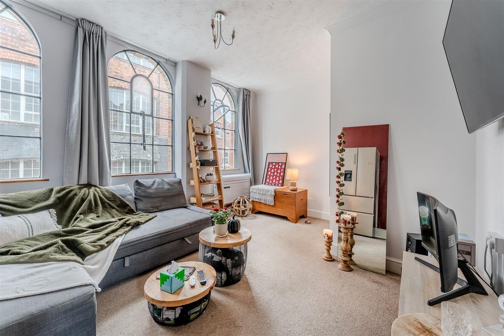 Property photo 3 of 20 Lounge/Dining Room