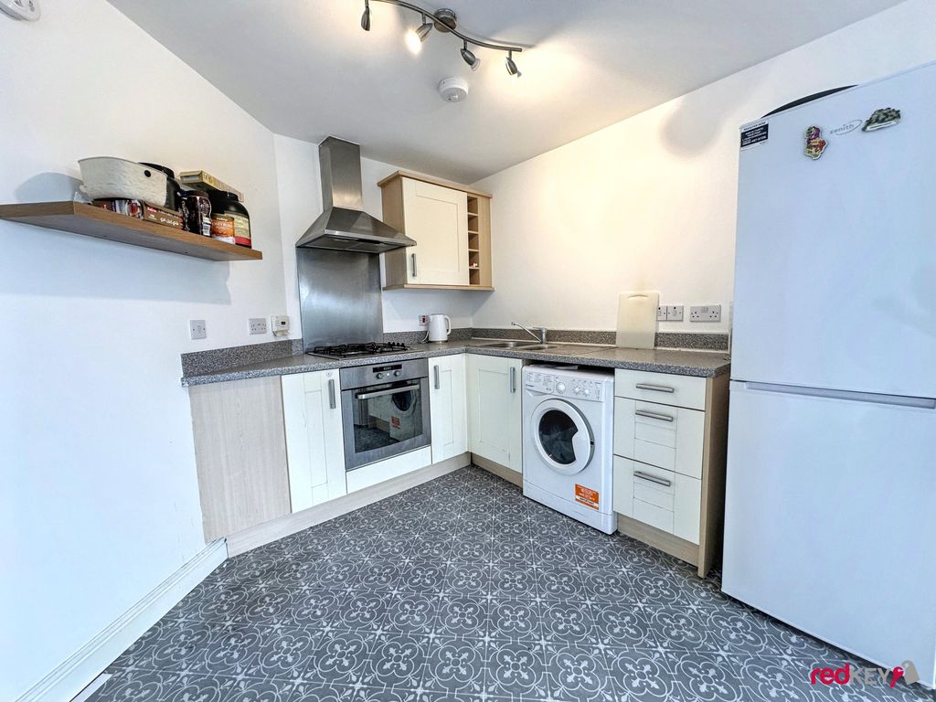 Property photo 3 of 7 Kitchen