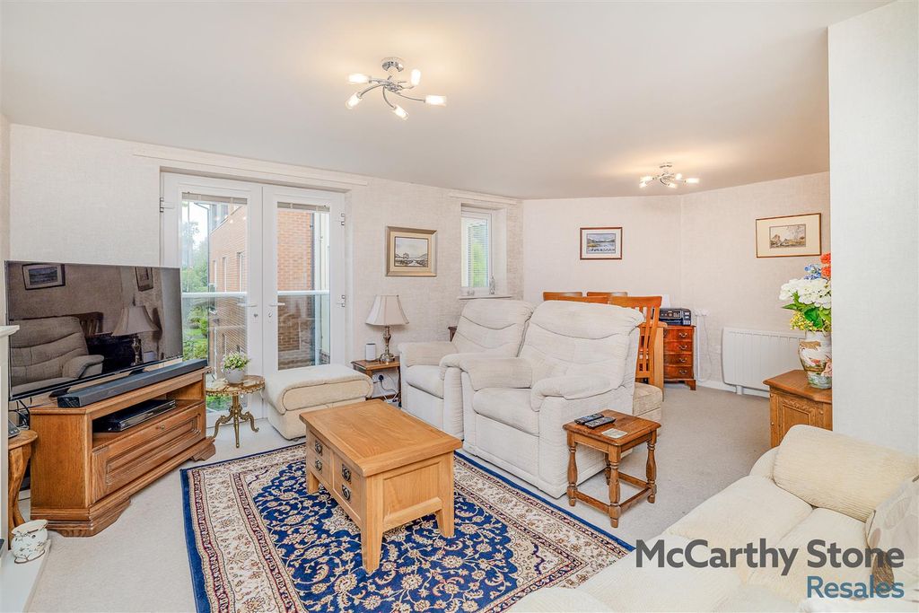 Property photo 2 of 19 8664409-Interior02.Jpg