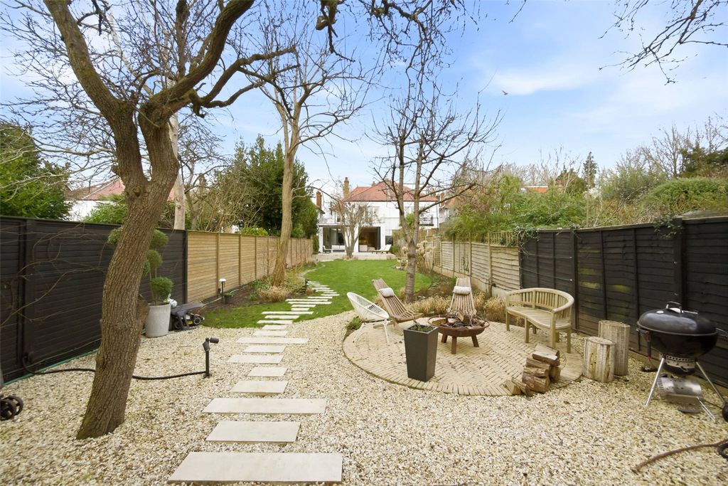 Additional image 18 of 5 bed semi-detached house for salePark Road, Hampton TW12