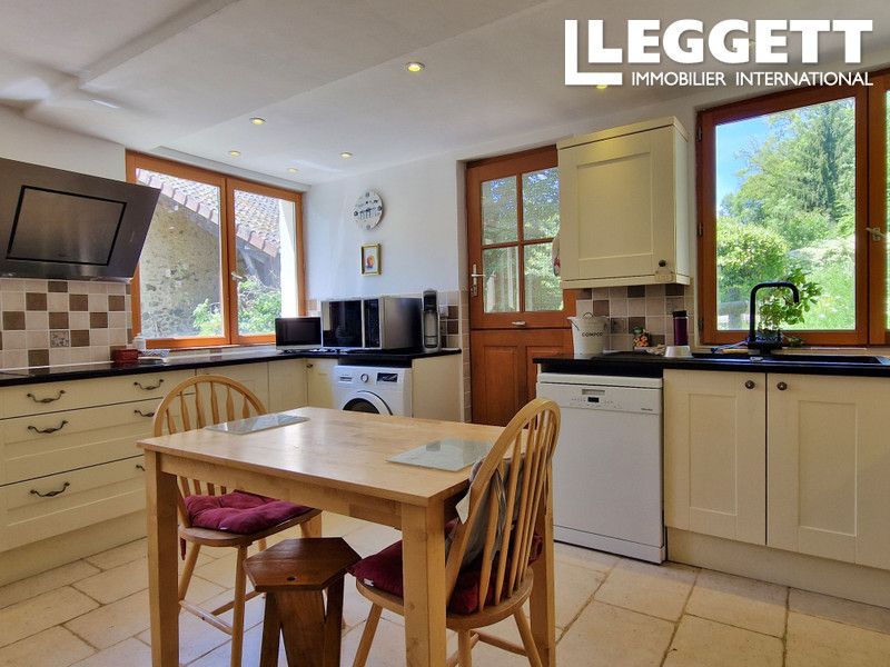 Property photo 3 of 10