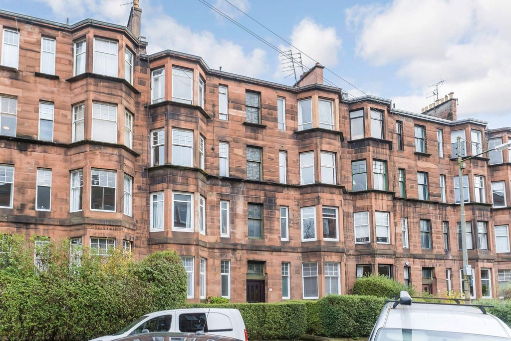 Property photo 1 of 18 01