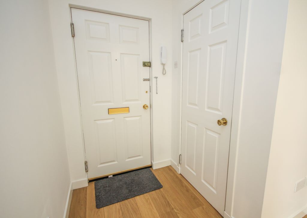 Property photo 3 of 34 18A Hopetoun Rd - Small Redone-23