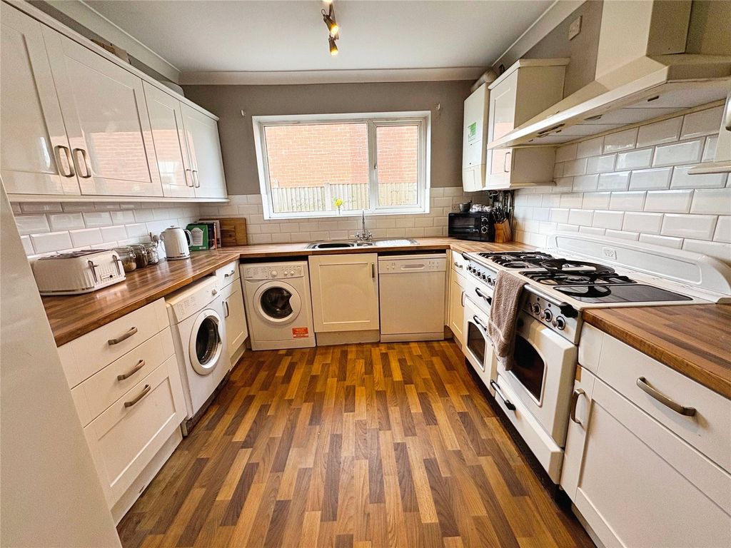 Property photo 3 of 16 Kitchen-Diner