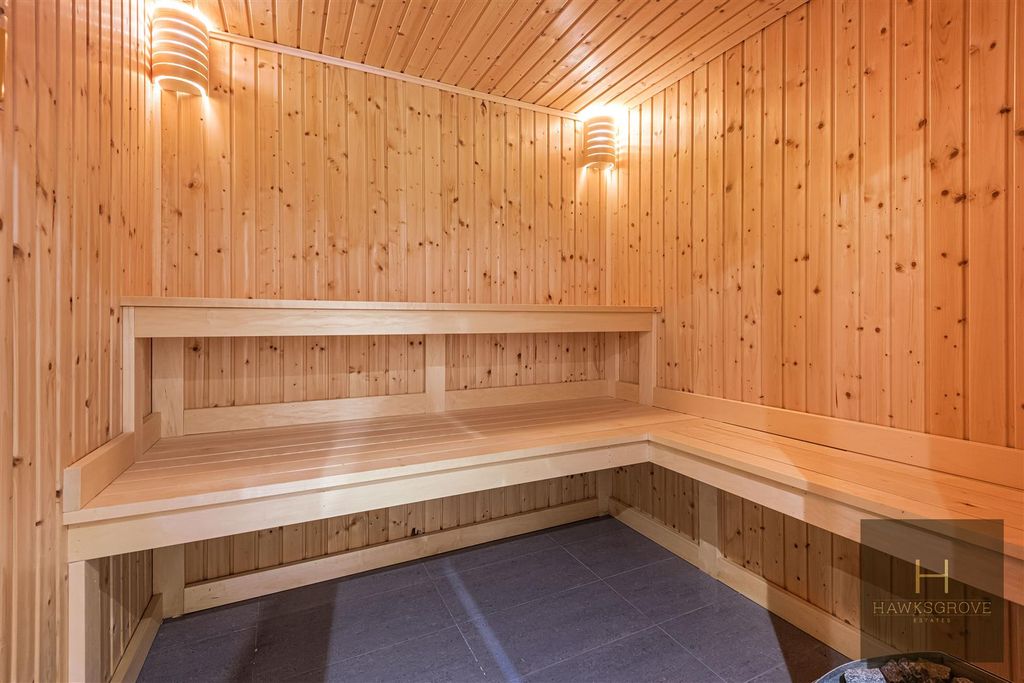 Additional image 16 of 9 bed detached house to rentHadley Green Road, Barnet EN5