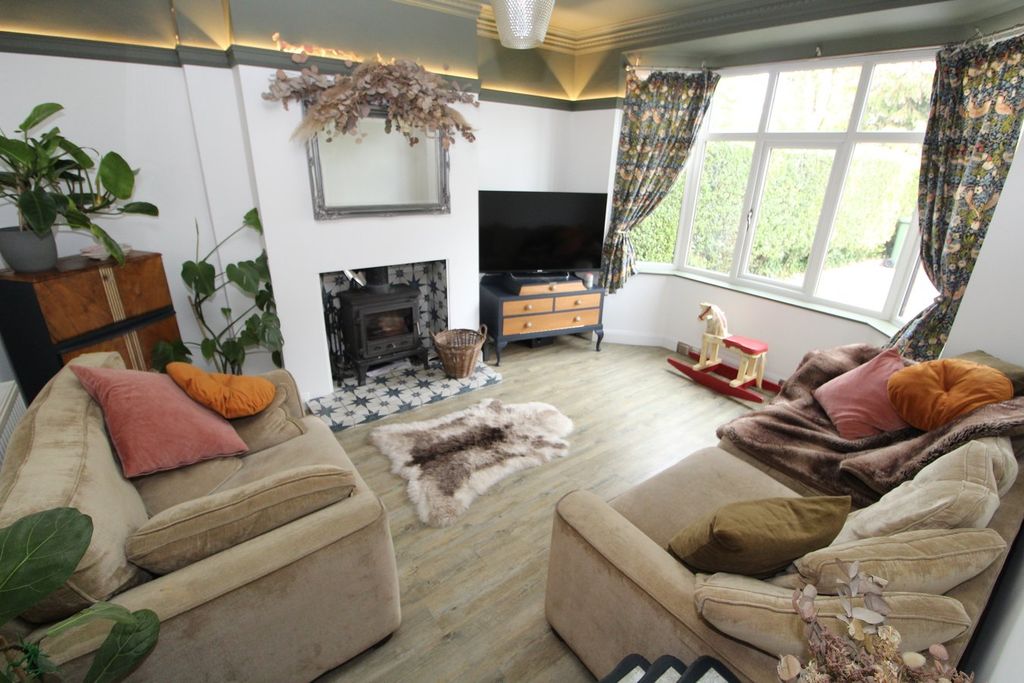 Property photo 3 of 25