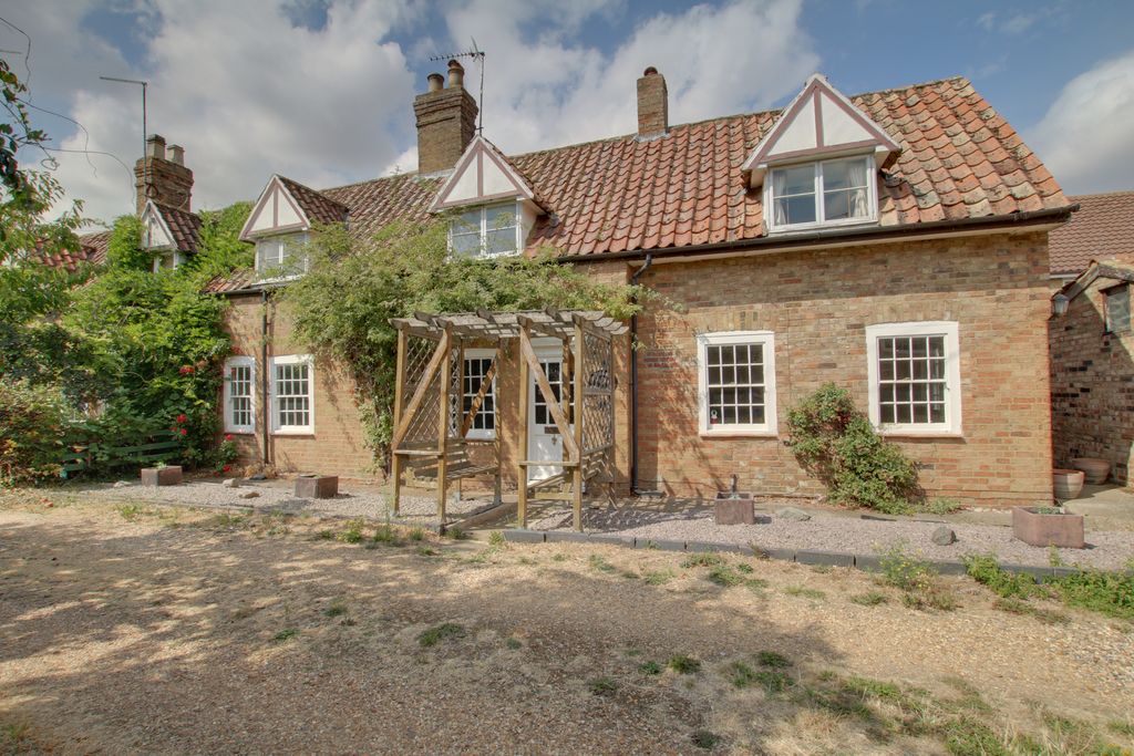 Property photo 1 of 11