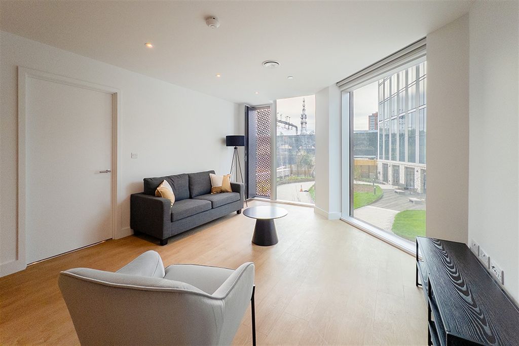 Property photo 1 of 8 (Main)