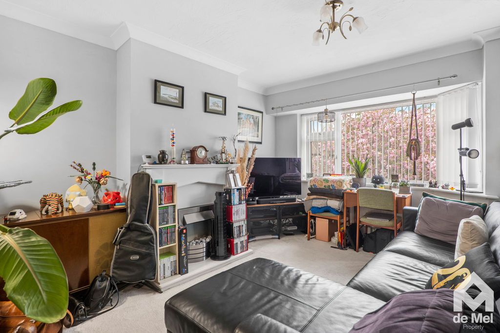 Property photo 2 of 8 Photo 5