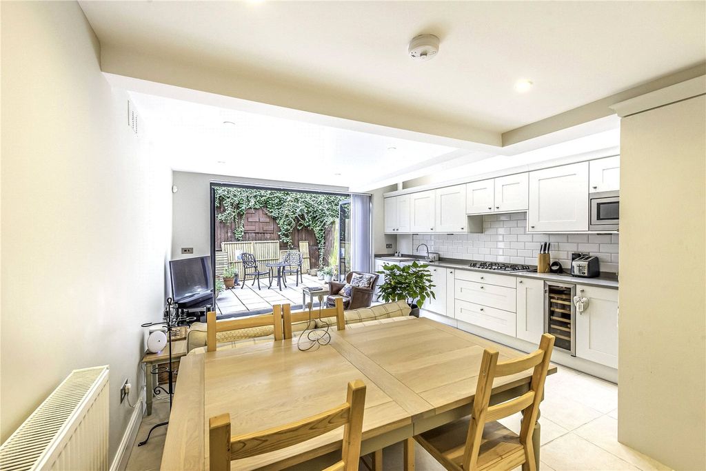 Property photo 3 of 8 Picture No. 04