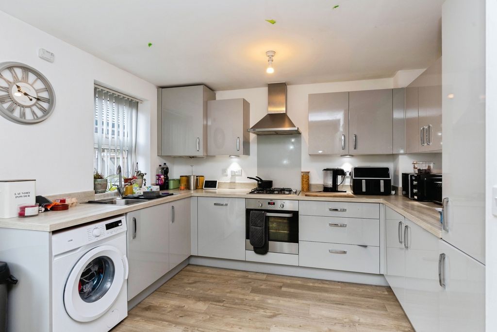 Property photo 2 of 13 Kitchen/Diner